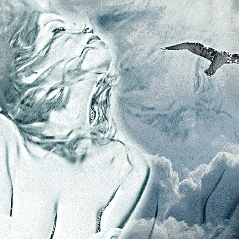 Нее в душе не видели