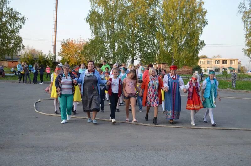 Школа в новых Лядах Пермь. Население поселка новые ляды. Новая ляда школа. Мероприятия в поселке Гатка. Погода на новой ляде на 10 дней