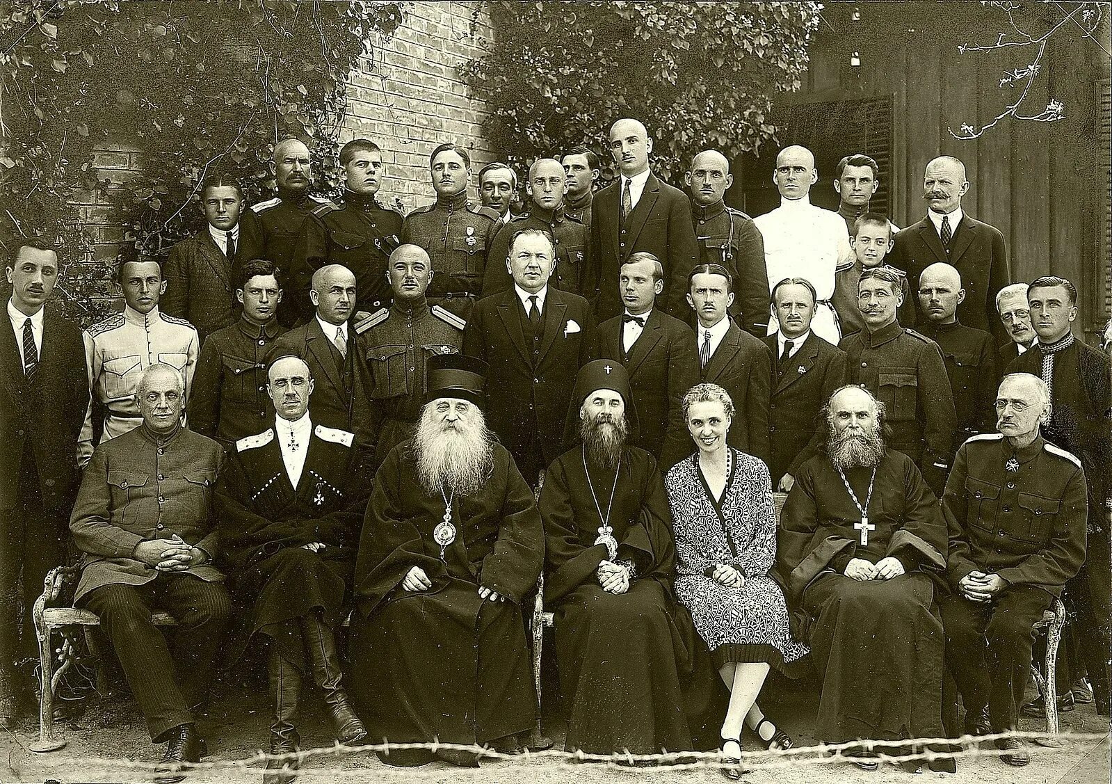 Отношение к интеллигенции церкви. Книга сны золотые. Крестьяне в революции 1917. Сретенско флоровская церковь курск. Воскресенская церковь знаменского монастыря, 1876 года.