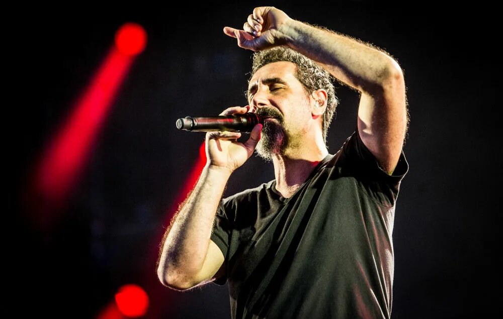 Soad перевод. Soad 2017. system of a down. солист soad. серж танкян.
