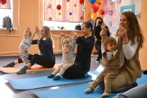 Центра женщины в детьми