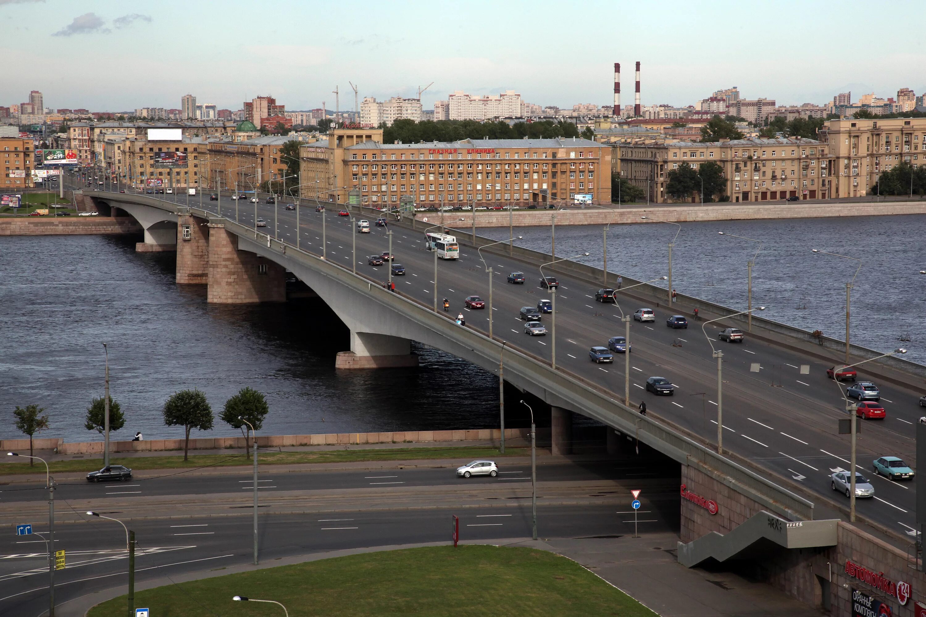Мост Александра Невского в Санкт-Петербурге