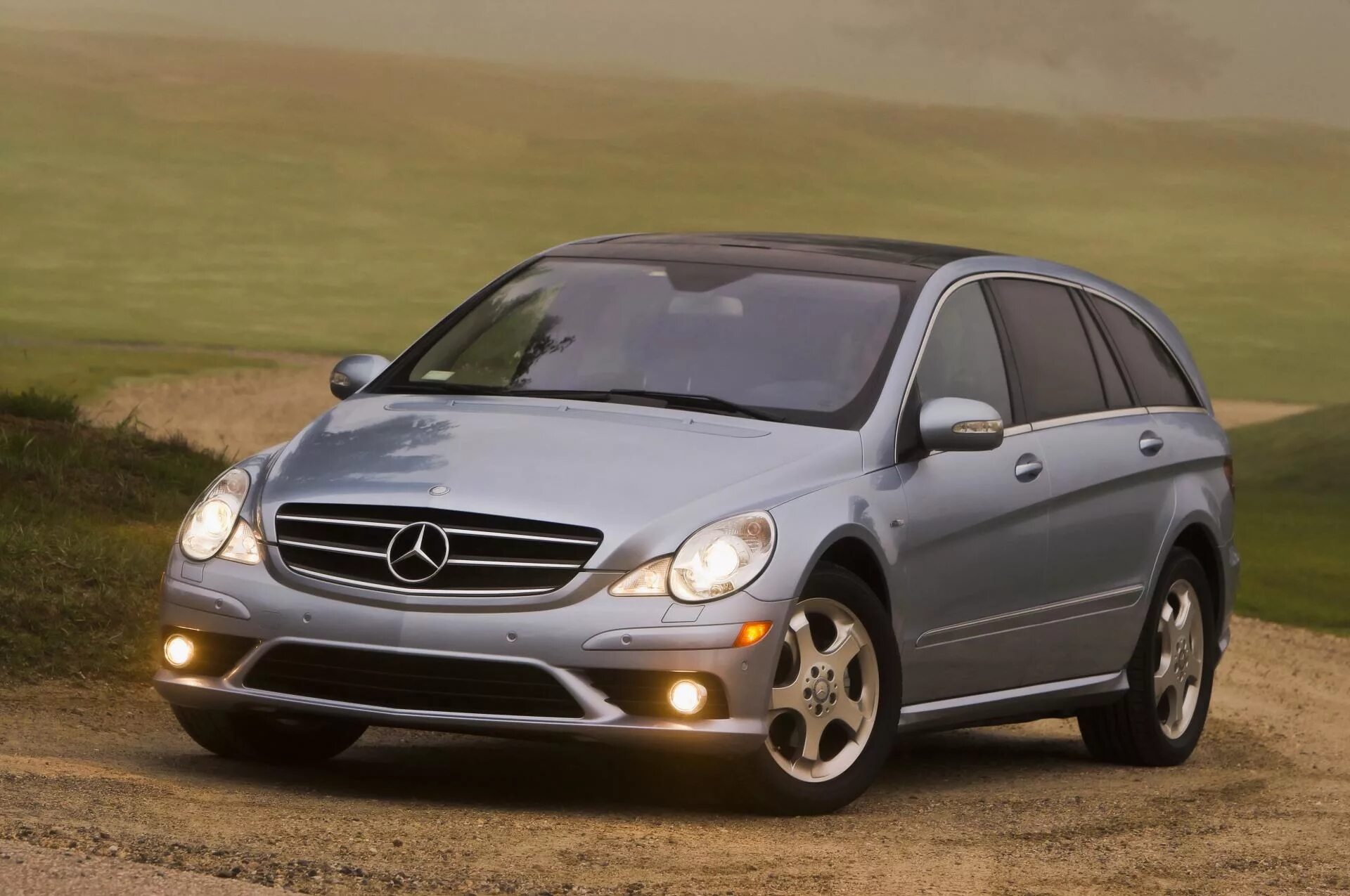 Mercedes benz r class. Mercedes r class 2008. Мерседес-бенц r350 4matic. Mercedes r class w251. Р класс сайт.