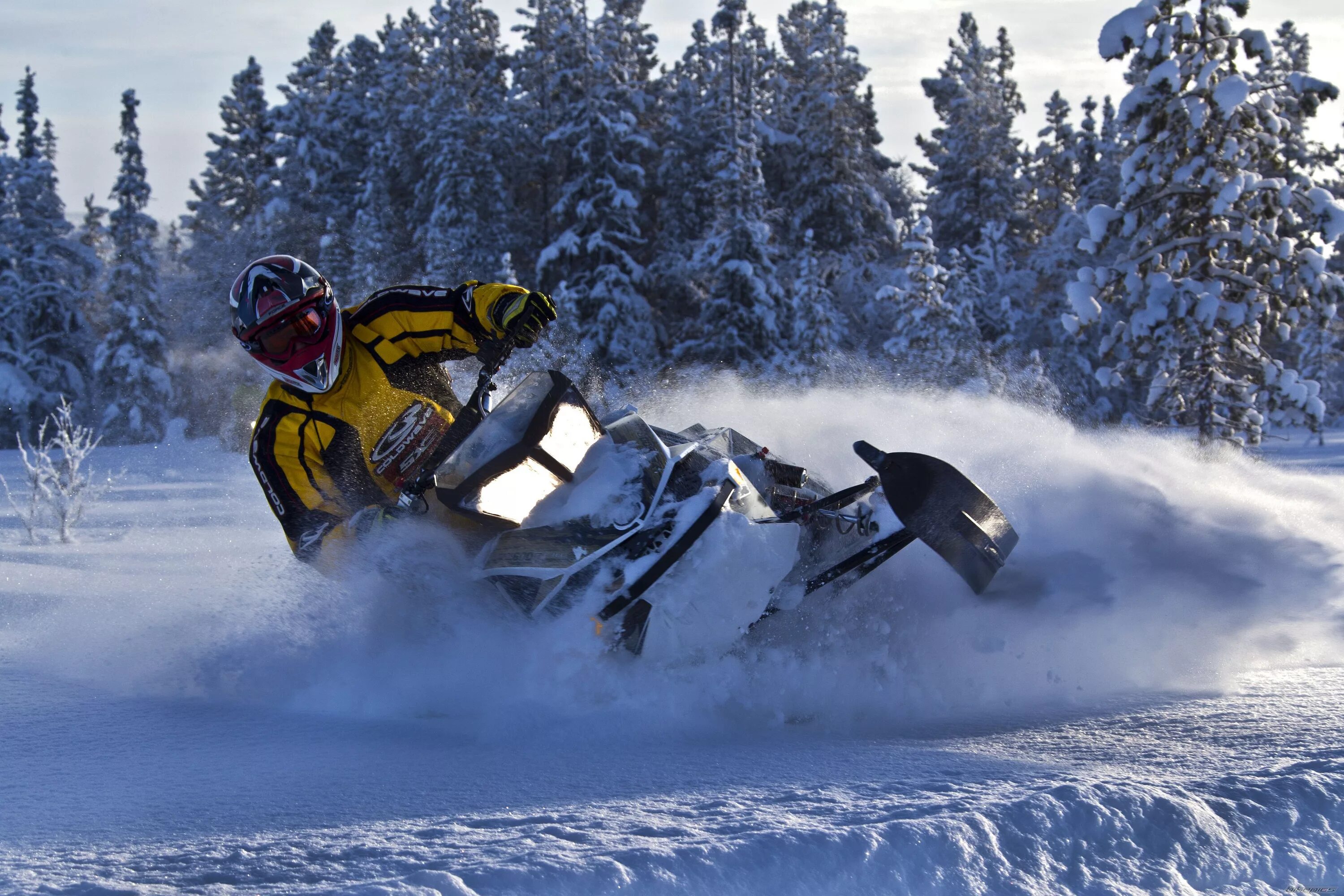 Снегоход Ski-Doo Valmont 640. Снегоход в горах. Снегоход для одного человека. Катание на снегоходах Ski Doo.