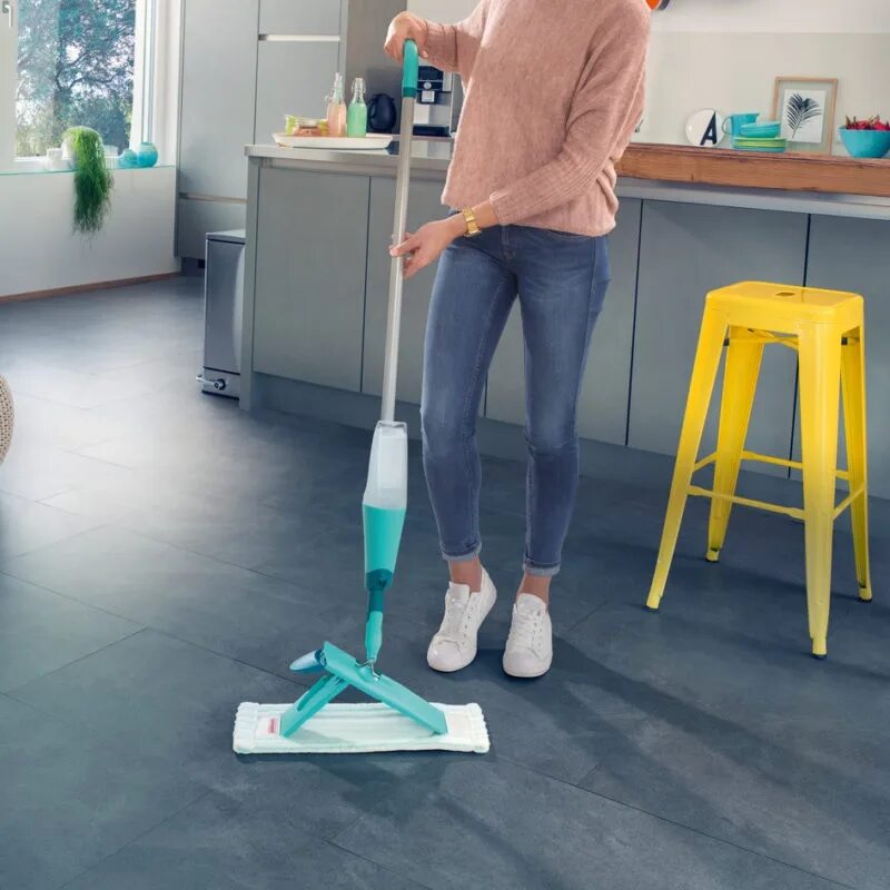 Швабра для пола какую выбрать. Швабра easy spray xl с распылителем. leifheit швабра с распылителем. leifheit click system 56377.