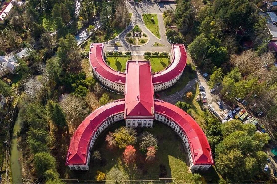 Пансионат лесные дали горки 10. Плиса санаторий. Санаторно-курортный комплекс «плисса». Бальнеологическая лечебница мацеста сочи. Санаторий вид сверху.