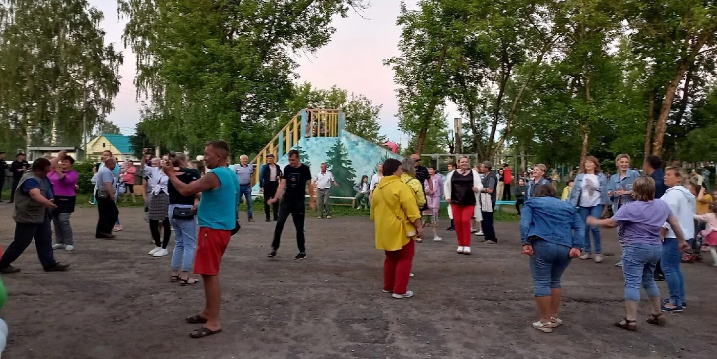 Боевые искусства в старой руссе. Беседа с молодежью о празднике 1 мая фото. День молодежи старая русса. День молодежи старая русса. День молодежи старая русса.