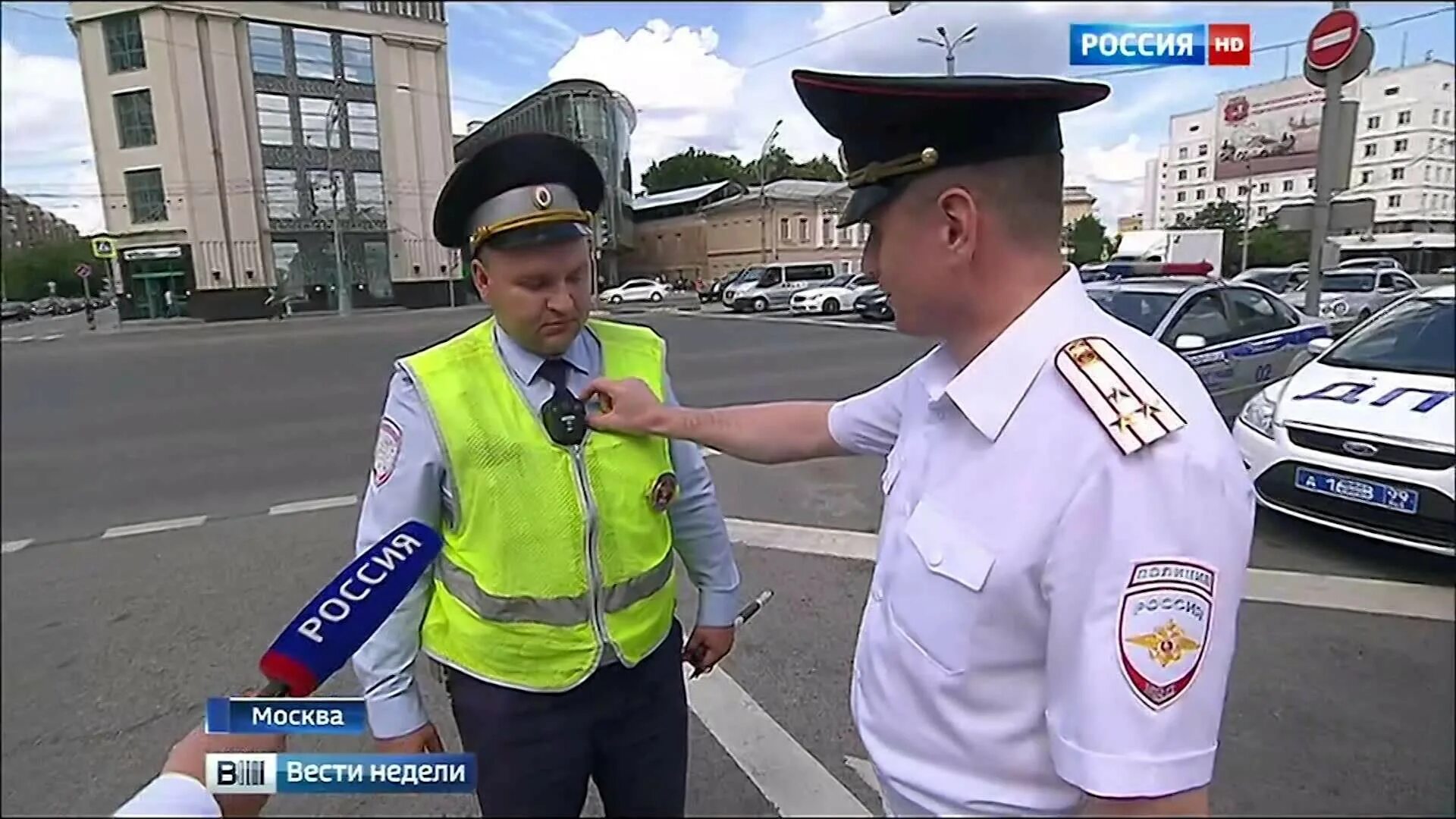 Камера сотрудник. Дозор камера для ДПС. Гаишник с камерой. Видеорегистратор ДПС. Нагрудный видеорегистратор ДПС.