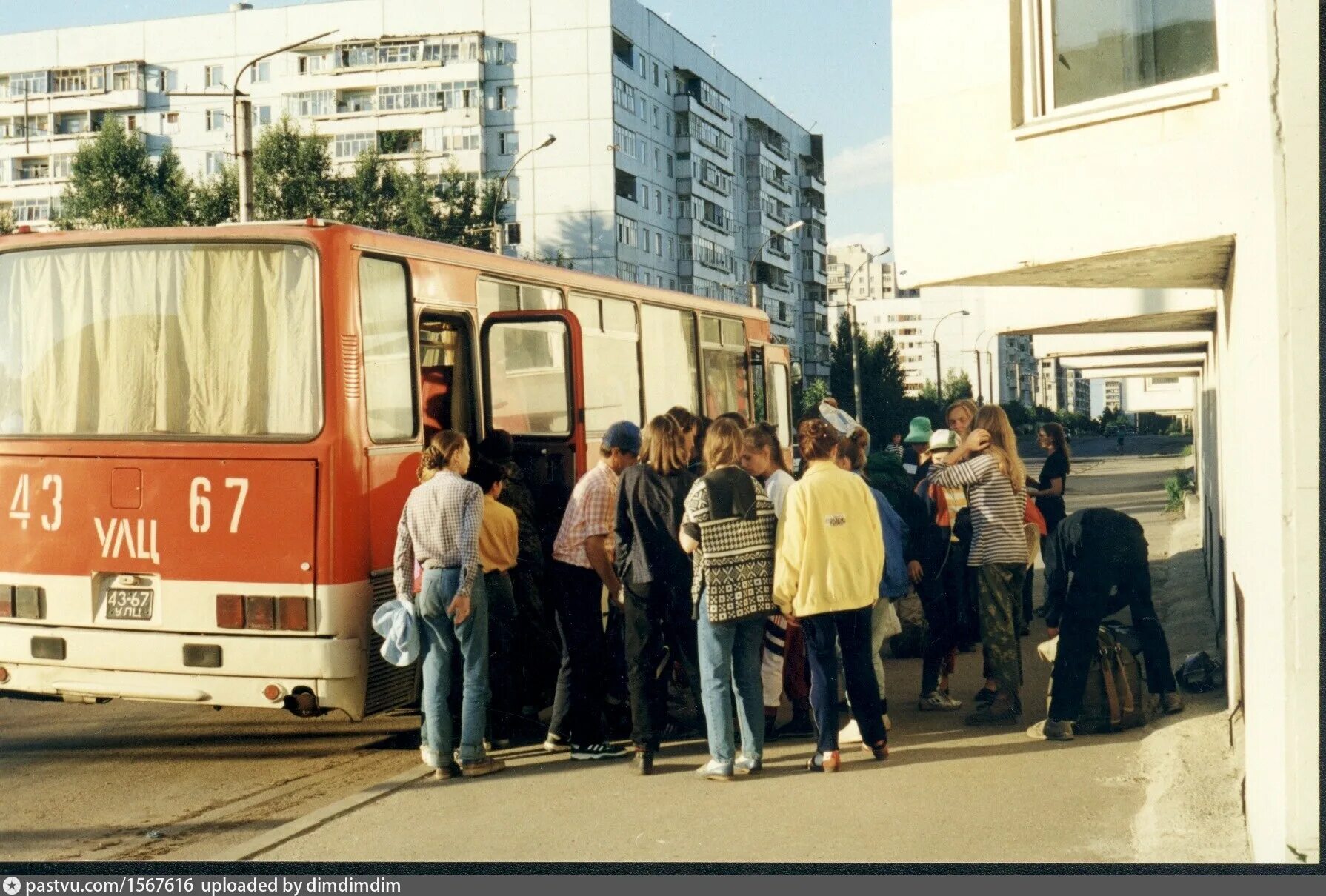 Автобус 1997. Икарус ульяновск. 1997 год автобус. ульяновск 1997 год. икарус 256 удмуртия.