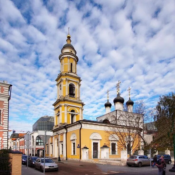 Храм святителя николая в толмачах. Храм николая в толмачах в москве. Толмачи храм святителя. Толмачи храм святителя. Храм николы в толмачах в москве.