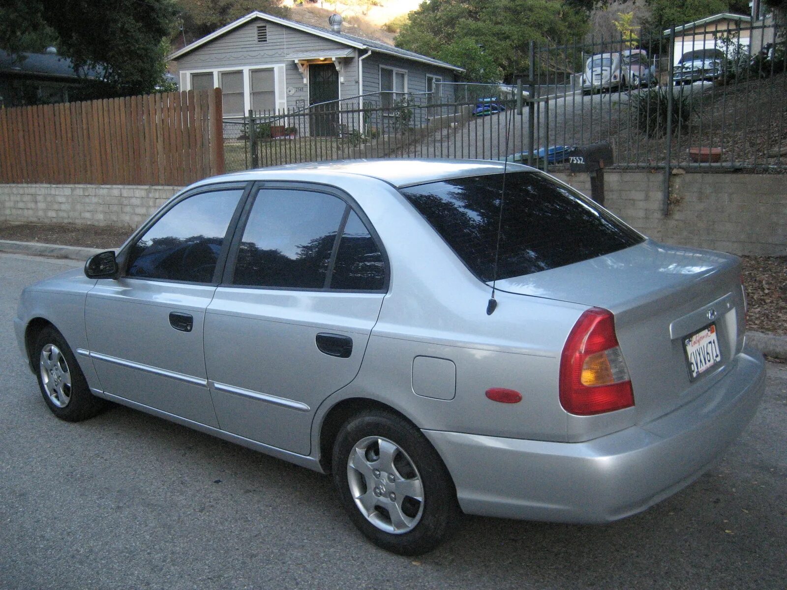 Проблемы accent. Хендай акцент 2001. hyundai accent 2001 хэтчбек. hyundai accent 2. хундай акцент 2001г.