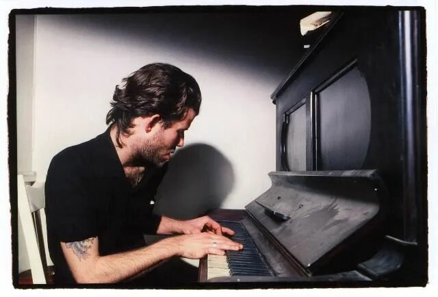 Tom was waiting for. Tom waits. том уэйтс молодой. том уэйтс в молодости. waits tom &quot;alice&quot;.