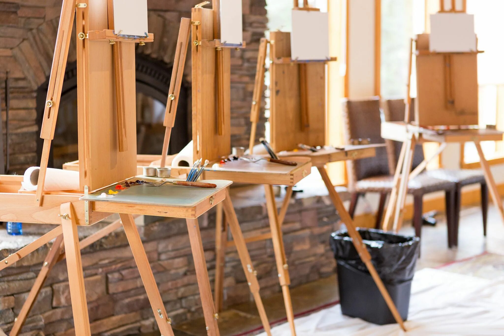Art workshop. Mari art workshop. workshop. artist&#039;s workshop.