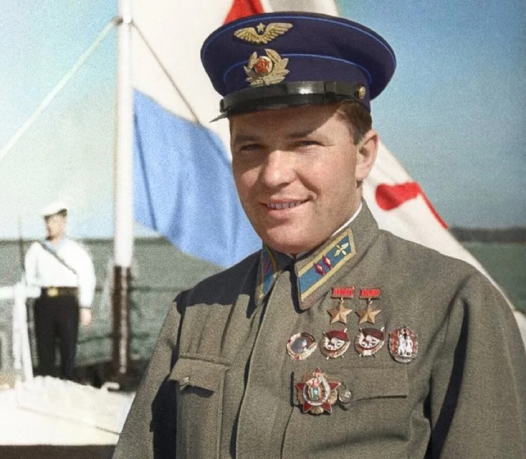 кожедуб иван никитович маршал. кравченко летчик. титов герман степанович генерал полковник. николаев адриан григорьевич. алексей константинович рязанов.