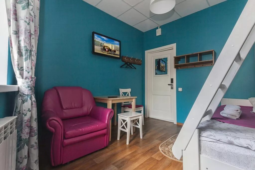 Хостел друзья питер. Хостел на невском проспекте. Хостел друзья лайт. Хостел френдс в санкт-петербурге. Сайт хостел друзья санкт петербург.