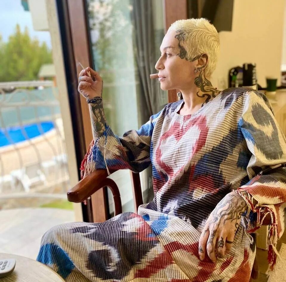 наргиз закирова прическа. наргиз 2021. наргиз и фадеев. новости узбекистана наргиз. новости узбекистана наргиз.