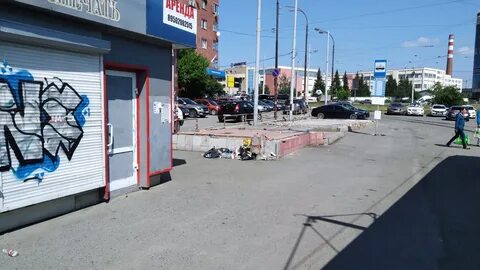 Возле главного