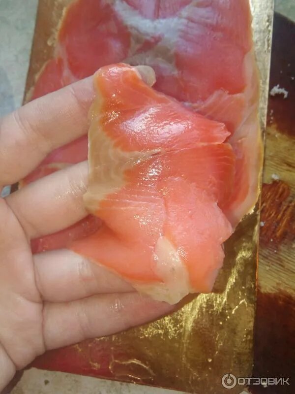 Форель слабосоленая цвет. Красная рыба в упаковке. Окраска лососевых рыб. Форель в вакуумной упаковке. Красная рыба.