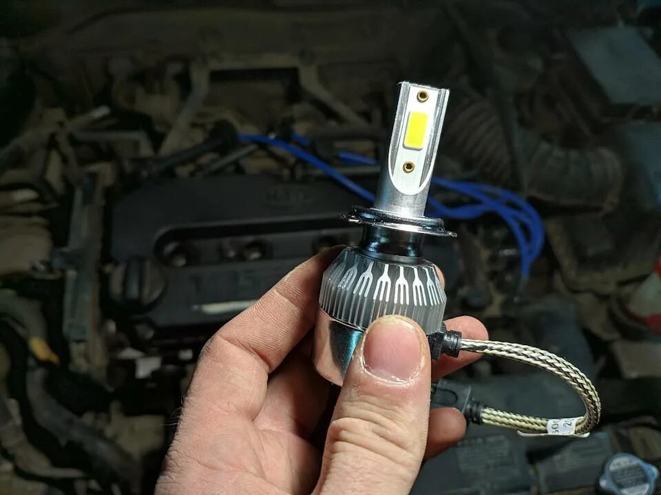Спектра какие лампы. Лампа ближнего света киа спектра 2008. h7 led kia. лампа в ближний свет киа спектра 2008г. цоколь ближнего света киа спектра 2006.