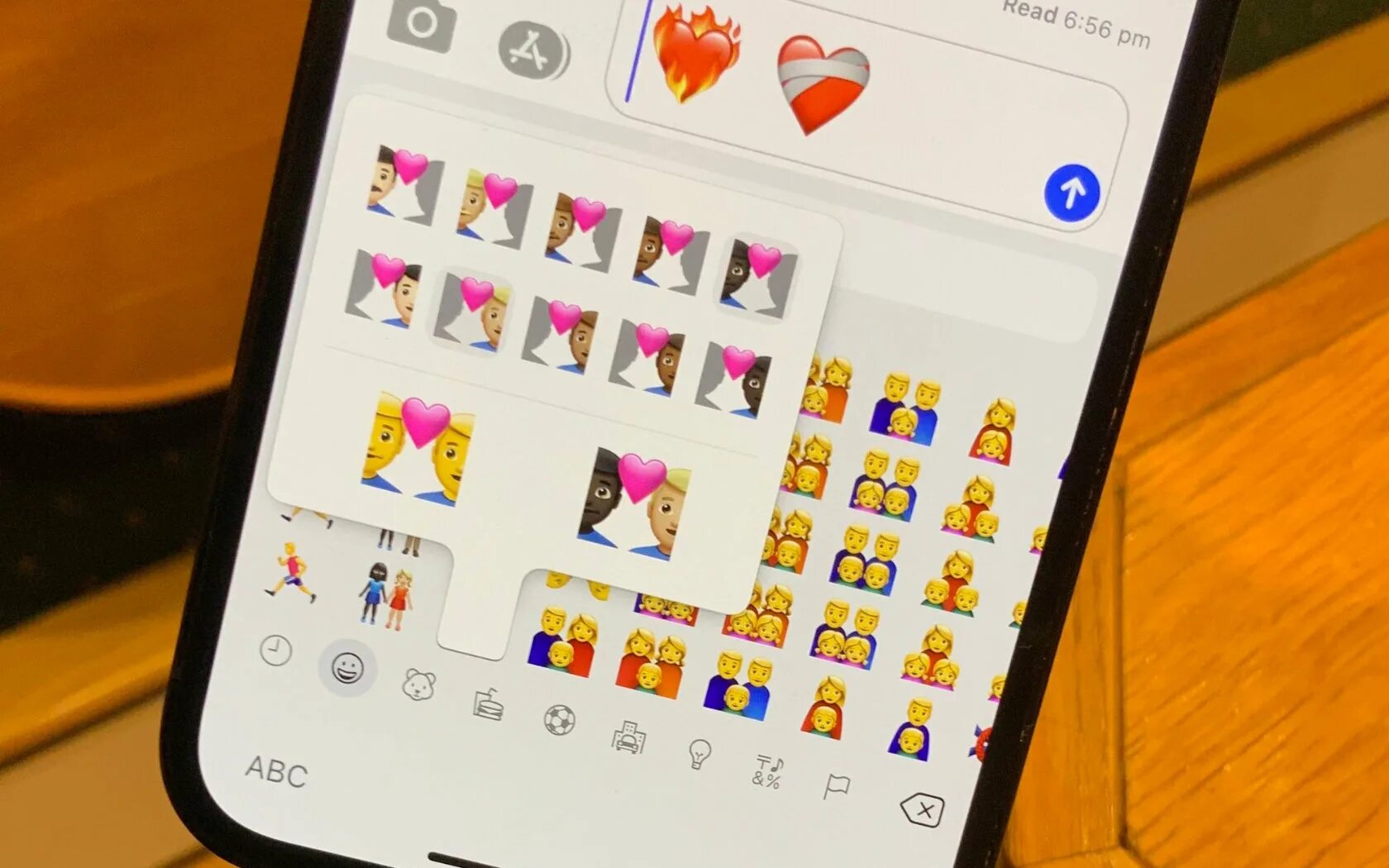 Новые эмодзи в IOS 14.5. ЭМОДЖИ айос 14. IOS обновление Emoji. Смайлики IOS 14.