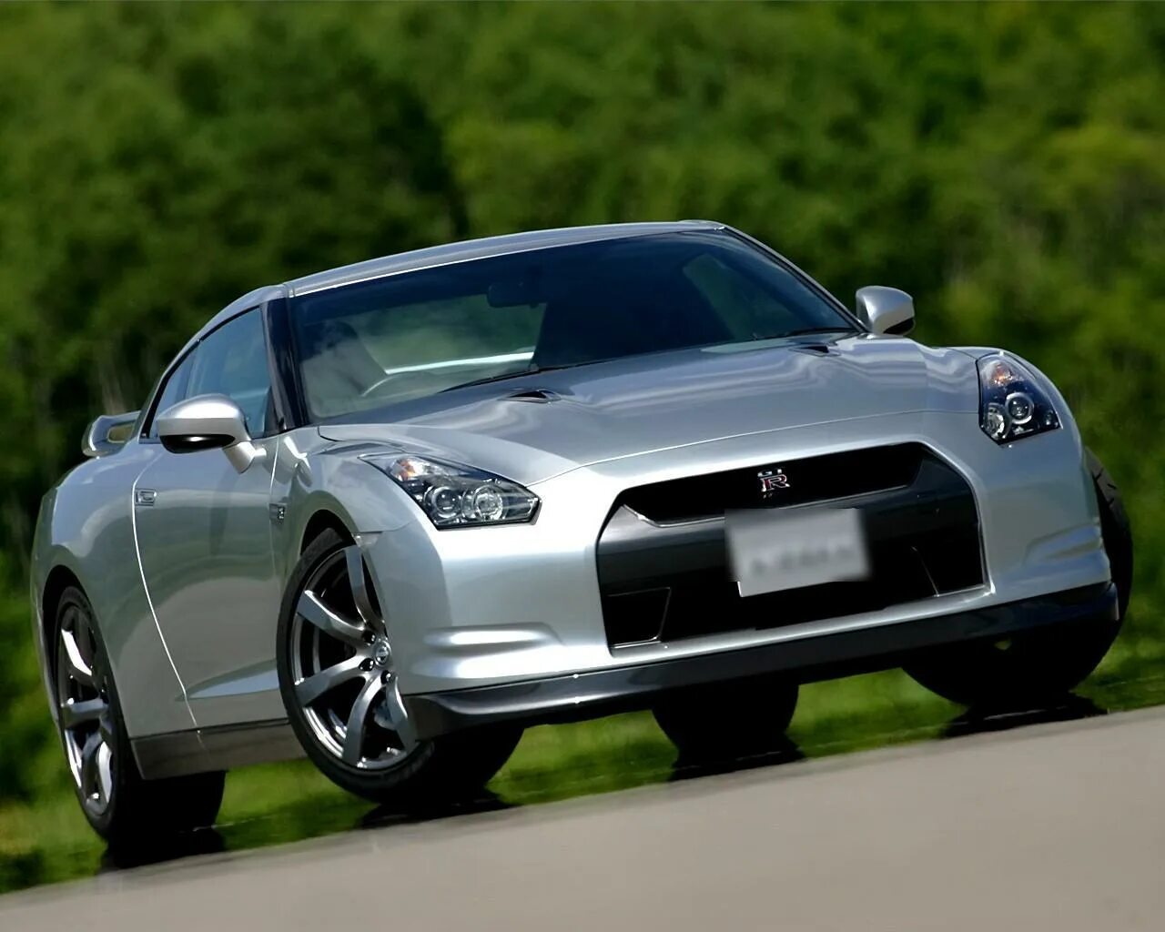 Купить nissan gt. Nissan GTR 2008. Ниссан ГТР 2008. Nissan GTR 2007. Ниссан ГТР 35 2008.