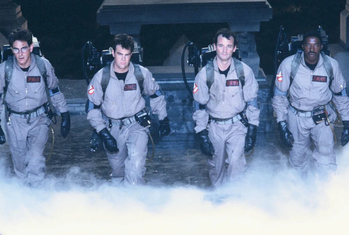 Ghostbusters охотники за привидениями. Охотники за привидениями 1984. Сигурни Уивер охотники за привидениями 1984. Охотники за привидениями 1984 призрак.