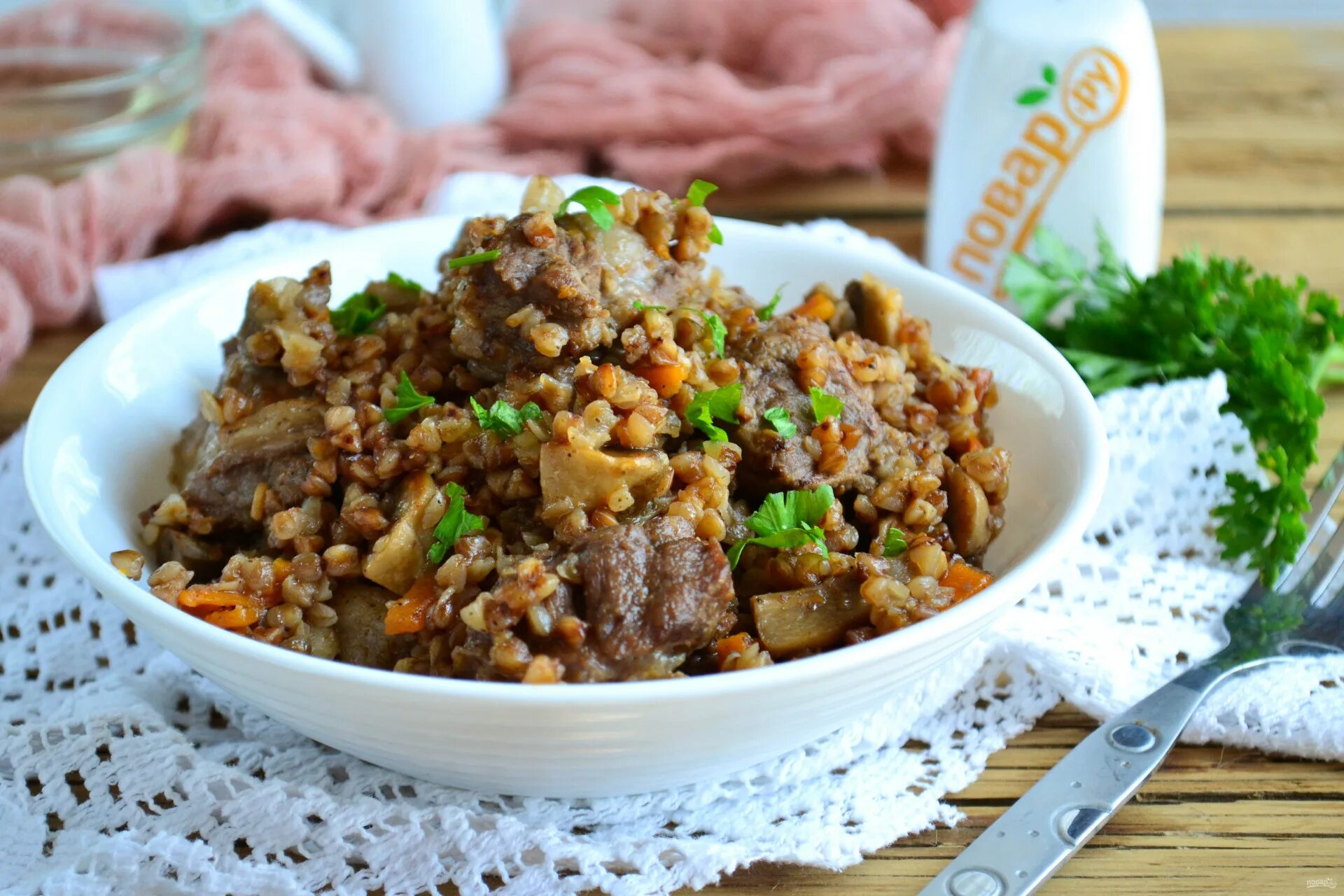 Гречка со свининой. Гречка по купечески с грибами. Гречка по-купечески с курицей. Гречка по-купечески с курицей и грибами. Гречка по-купечески со свининой и грибами.