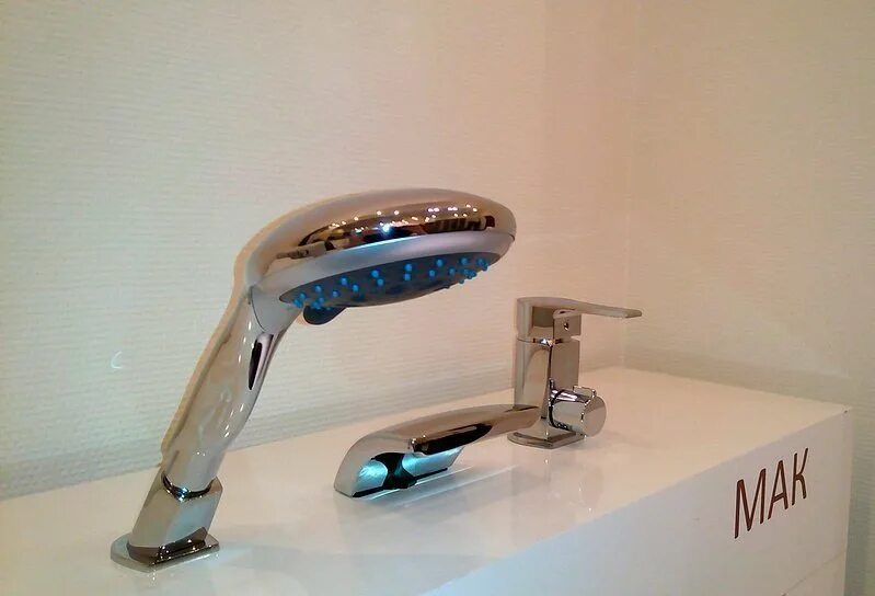 Врезные смесители для ванной с душем