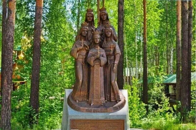 Храм святых страстотерпцев в екатеринбурге. Ганина яма это. Храм ганина яма екатеринбург. Монастырь святых царственных страстотерпцев в екатеринбурге. Мужской монастырь святых царственных страстотерпцев ганина яма.