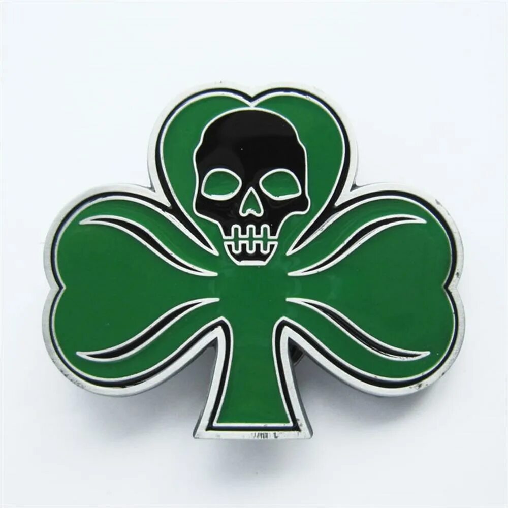 Лепрекон четырехлистник. Тату эскизы на удачу. Череп трилистник. Тату с клевером и черепами. Череп трилистник.