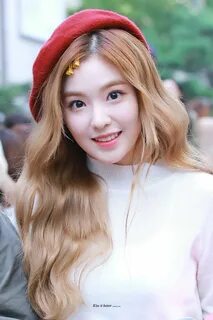 Pin by 𝖍 𝖊 𝖑 𝖊 𝖓 𝖆 on let them eat cake Red velvet irene, Red velvet,...