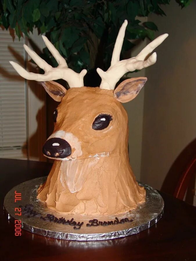 Олень из шоколада на торт. Deer cake. Торт с оленем. Deer cake. Тортик с оленями детский.