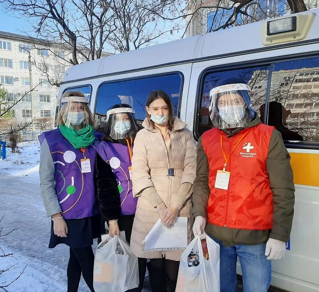 Волонтер должен быть. Волонтеры Амурской области. Добровольцы Амурская область. Волонтеры Свободный Амурская обл. Волонтеры Амурской области получат премии.