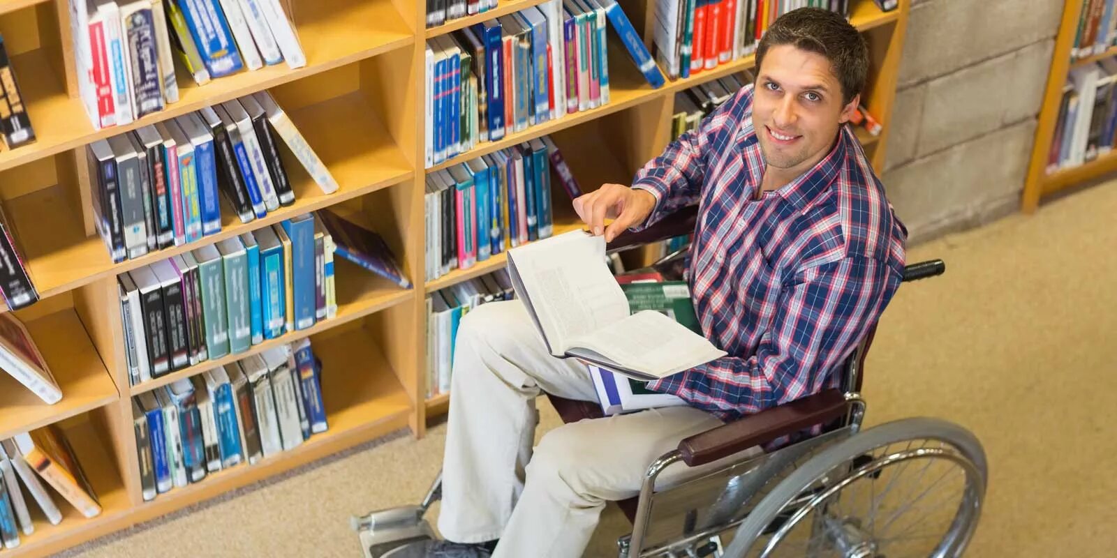 Образование инвалидов в рф. Образование инвалидов. Инвалиды в библиотеке. Учеба для инвалидов. Трудоустройство инвалидов.