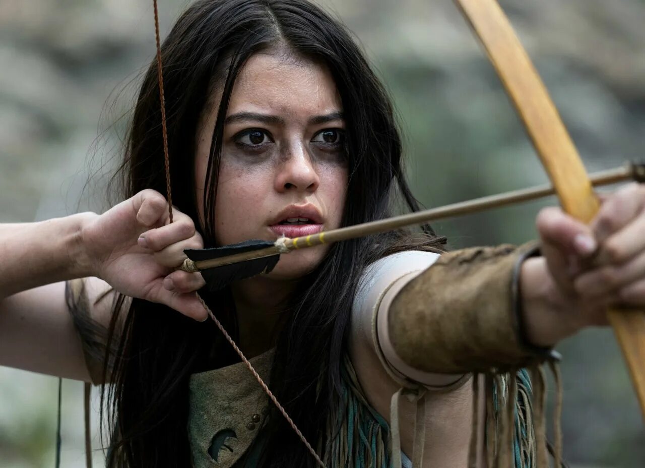 Добыча 2022 год. Эмбер мидфандер добыча. Эмбер мидтандер хищник. Хищник добыча фильм 2022. Добыча 2022 год.