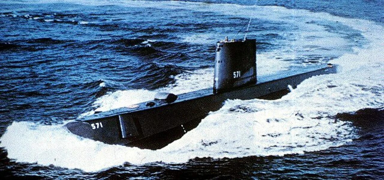 Торпеда 15. Наутилус подводная лодка. SSN 571 Nautilus. Атомная подводная лодка Наутилус. Пл USS Nautilus (SSN-571).