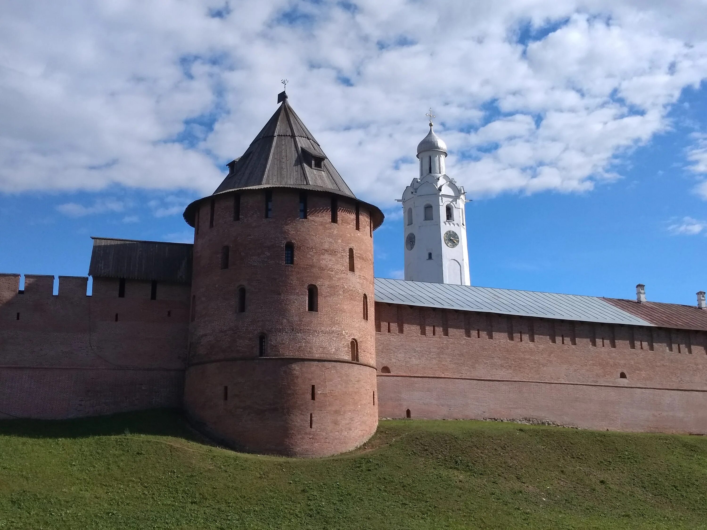 Господин великий новгород турнир. Господин Великий Новгород. Господин Великий Новгород картинки. Господин Великий Новгород в 13 веке. Новгородский Детинец в акварели.