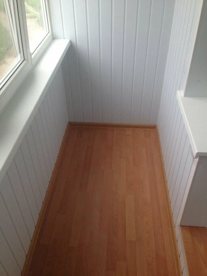 пластиковая вагонка для балкона. вагонка пвх. пластиковая вагонка для балкона. вагонка на потолок на балконе. вагонка пвх (3м х 0,1м) дуб (10шт/3м2 в уп).