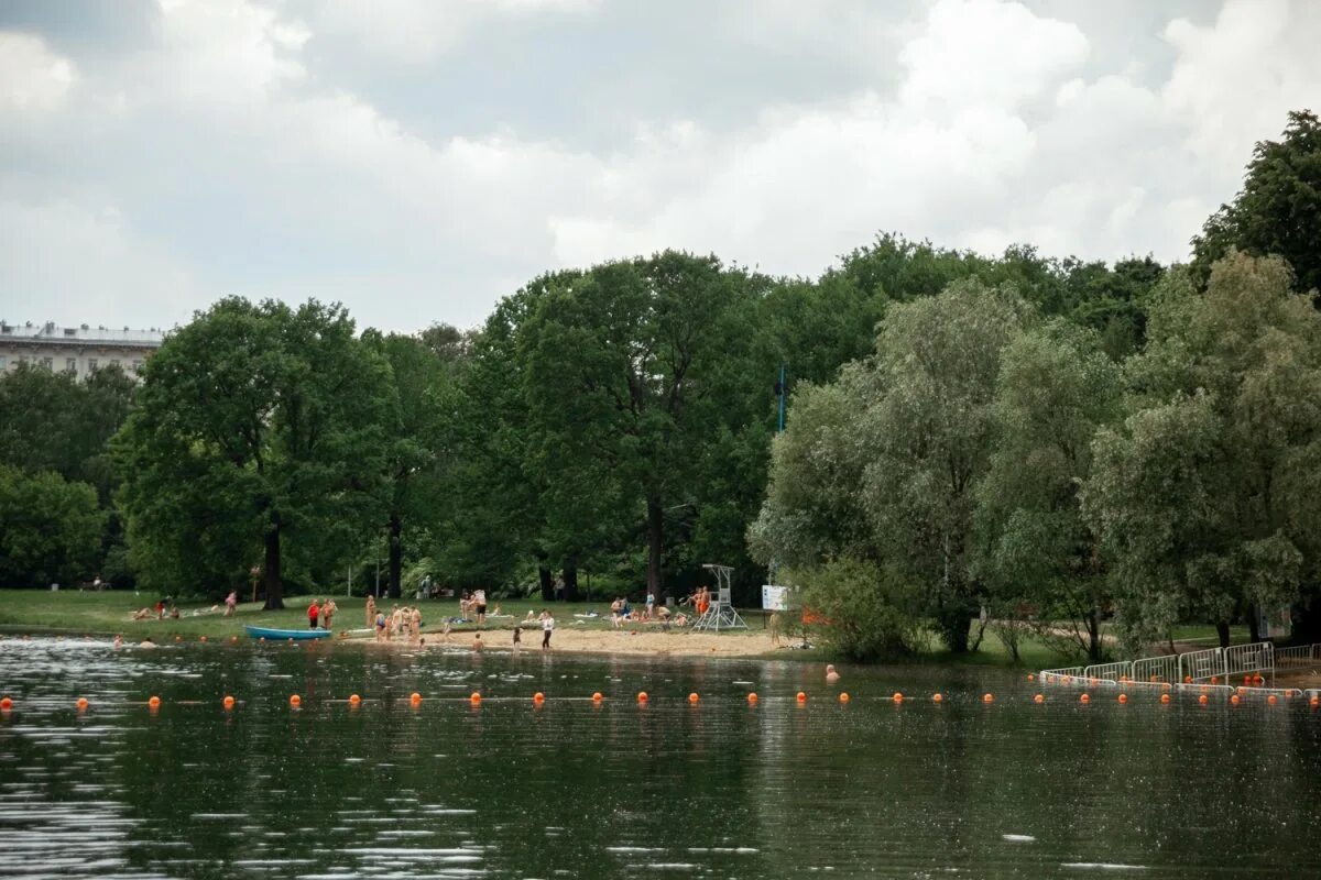 Путяевский пляж. Путяевский пляж в сокольниках. Путяевский пруд №1 (пкио «сокольники», 4-й лучевой просек). Путяевский пляж в сокольниках. Парк сокольники путяевские пруды.