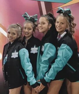 Cheer Girl, Cheer Team, Cheer Extreme, Cheer Picture Poses, Competitive Che...