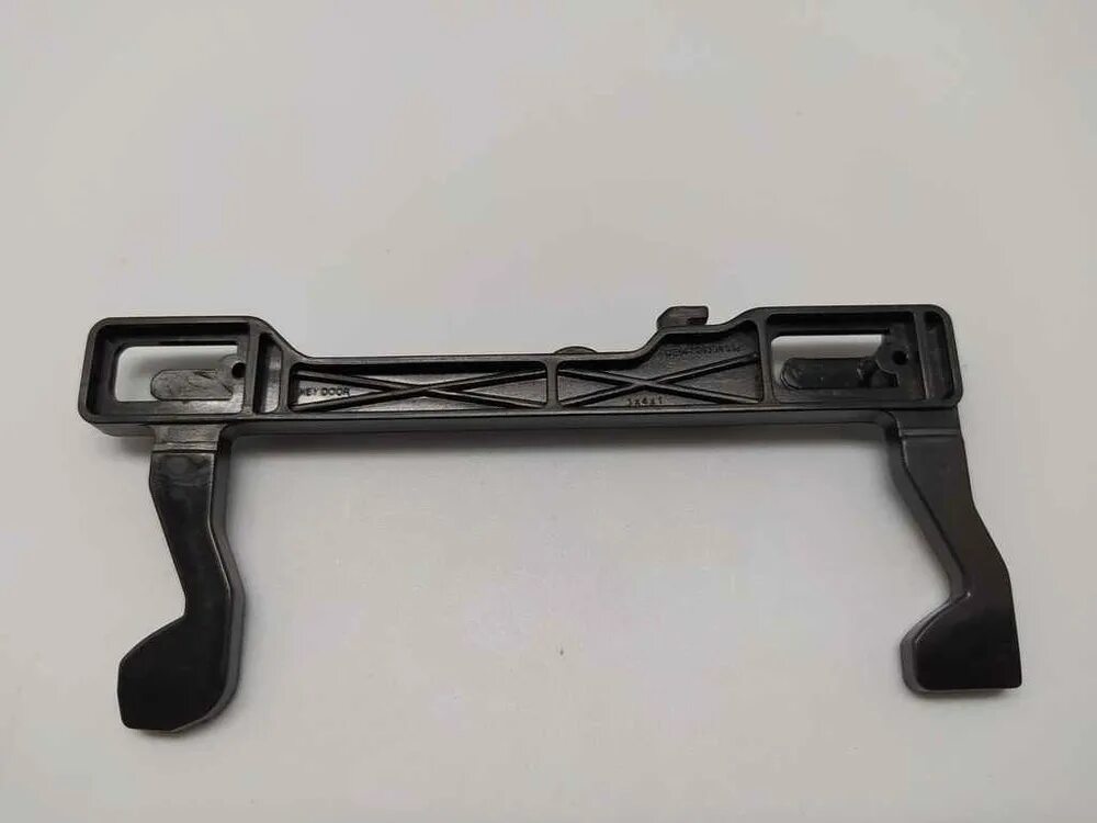Микроволновка крючок двери. Крючок двери свч samsung de64-01353a. крючок (двойной) двери свч печи samsung de64-40175a. ручка двери для микроволновой печи samsung de64-00725b. крючок дверцы микроволновки самсунг.