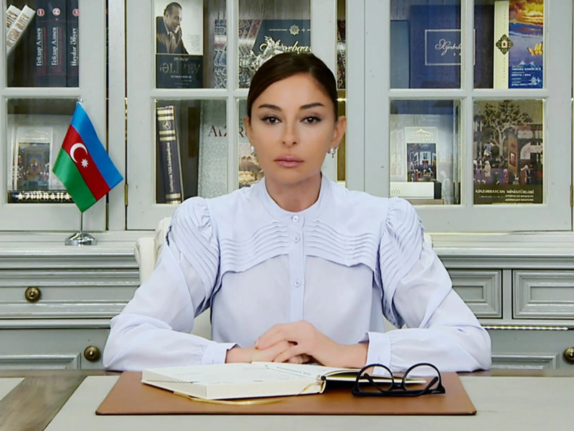 Мехрибан алиева. Мехрибан алиева. Сын ильхама алиева. Жена президента азербайджана мехрибан алиева. Мехрибан алиева азербайджан.