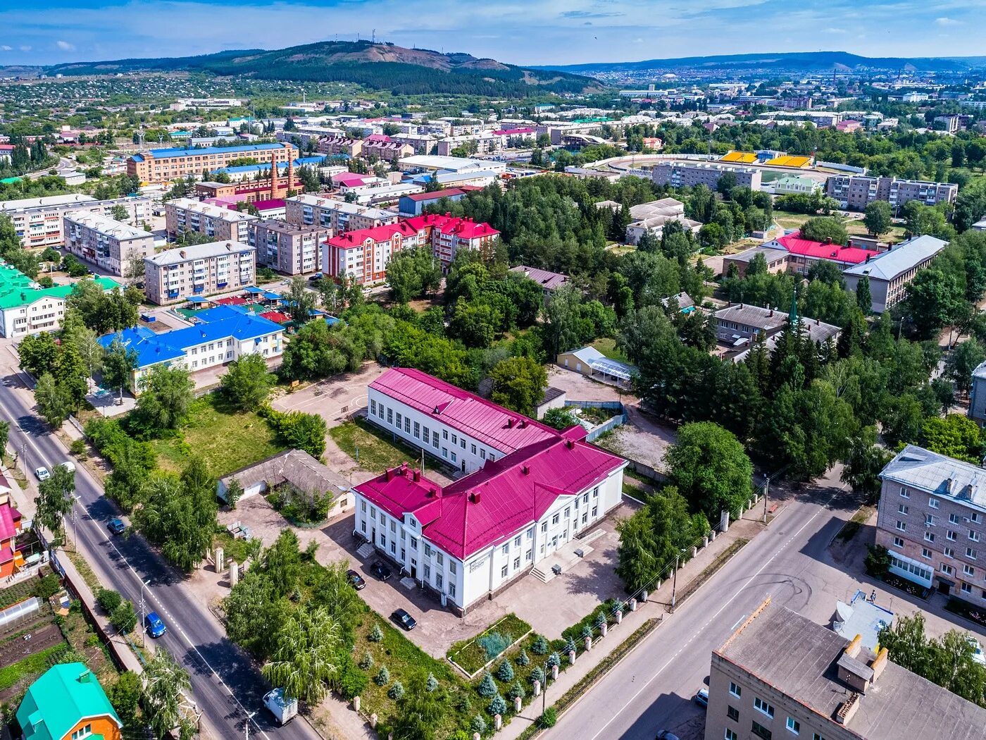 Фото октябрьского района уфы. Город Октябрьский Башкортостан. Площадь Октябрьский Башкортостан. Город Октябрьский Башкортостан сверху. Октябрьский (город).