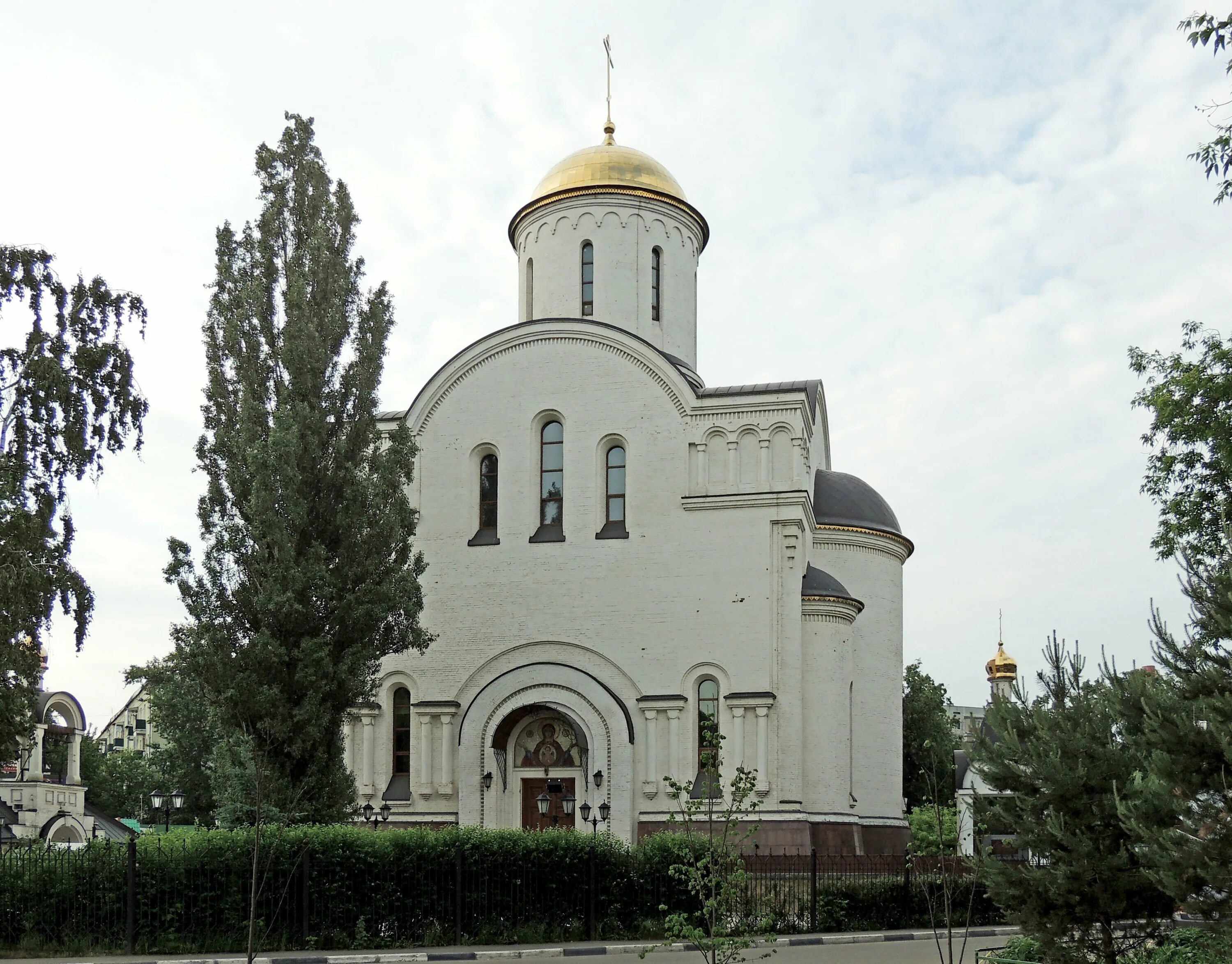 Храм в люберцах на октябрьском проспекте. Храм преображения господня в люберцах. храм люберцы октябрьский. церковь в люберцах на октябрьском проспекте. октябрьский проспект 117 церковь.