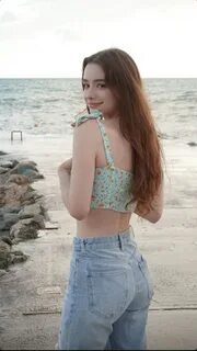 Qizlarning orgazmlarini squirting aks ettiruvchi onlayn porno