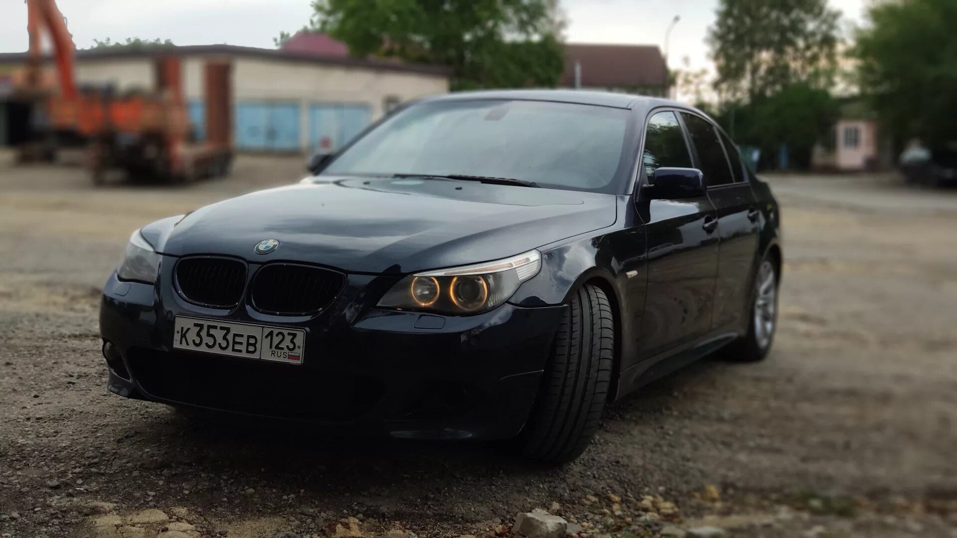 Бмв после е60. BMW e60. BMW 5 е60. БМВ м5 е60 черная. BMW e60 тонированная.