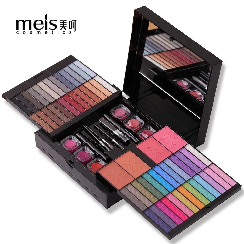 вся косметика. профессиональный набор для макияжа. набор косметики для макияжа. базовый набор косметики для макияжа. базовый набор косметики для макияжа.