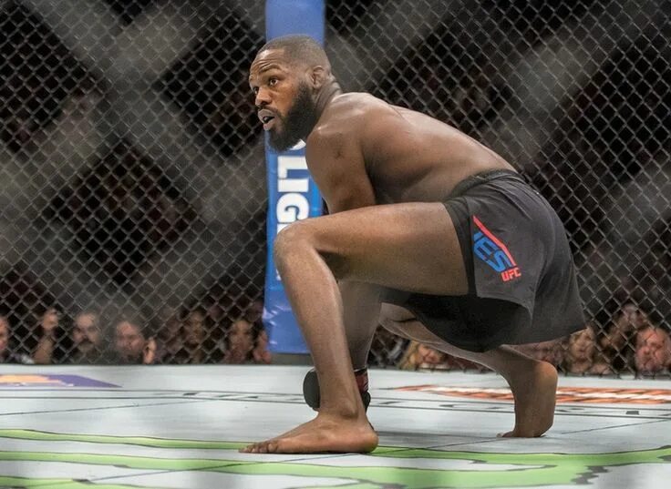 Джон джонс. Шорты ufc jon jones. Голень джон джонса. Джон джонс ноги. Джонс кормье ufc 182.
