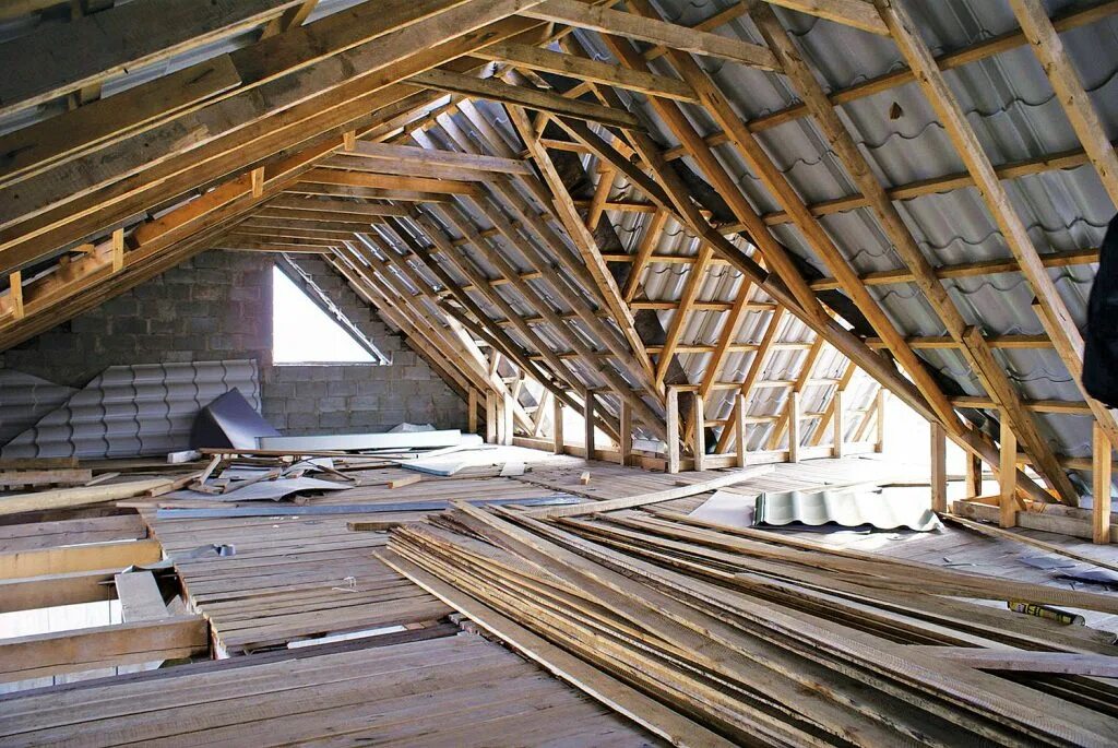 Стропильная система мансардной кровли. Чердак стропила двускатная. Теплый чердак. Мансарда из пластика. Стропильная ферма attic.