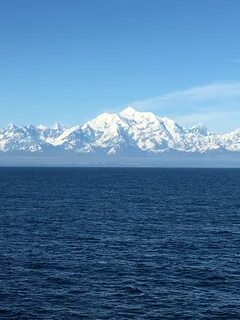 Синее море белые горы